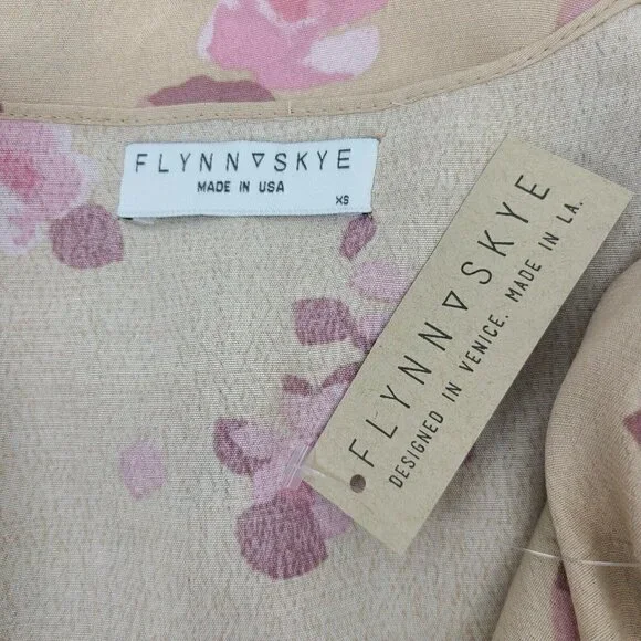 New Flynn Skye Knot Your Business Top Womens XS Pink Dreams Floral Bell Sleeves - Picture 5 of 6